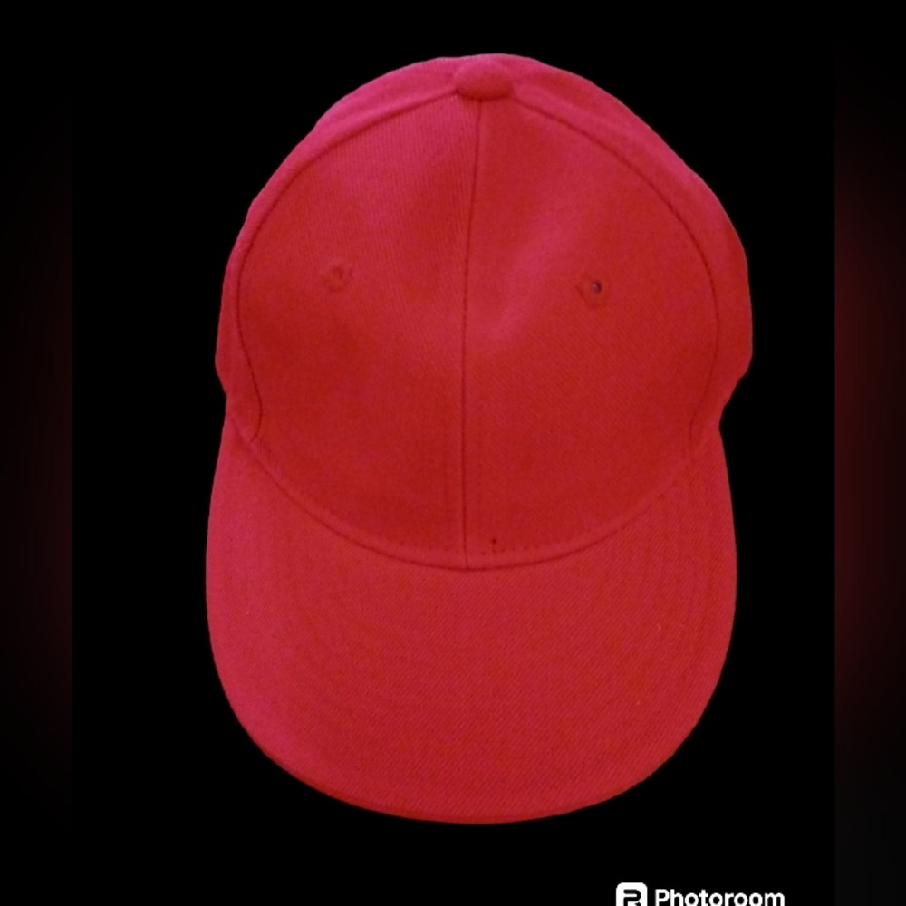 NWOT KB ETHOS Premium Headwear Cap. Red. Size L. 7  1/4.